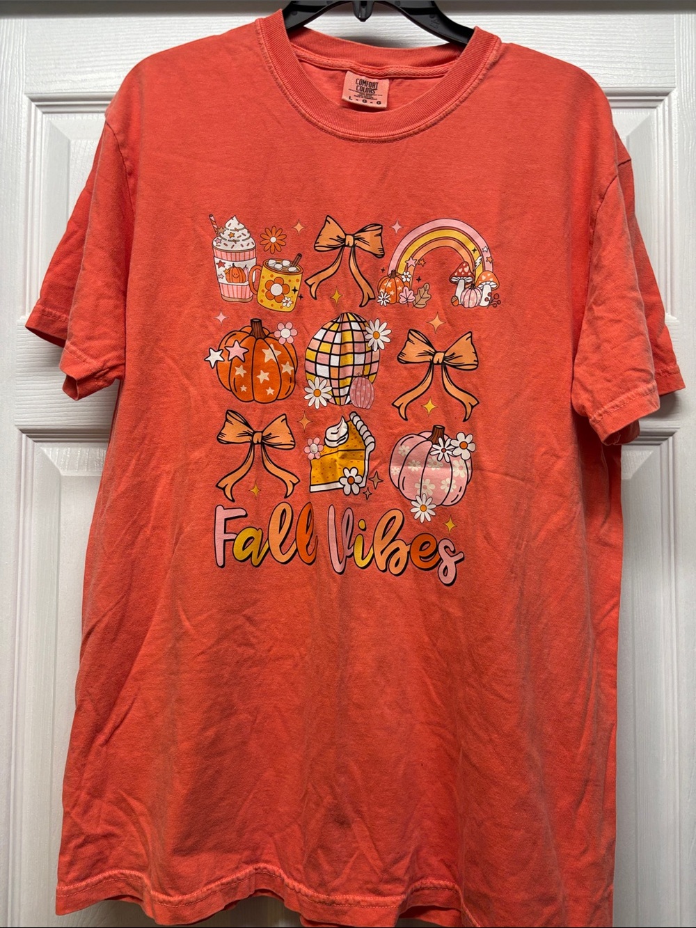 Comfort Colors Fall Vibes Graphic Tee - Orange, Pink & Yellow Bows & Pumpkins L